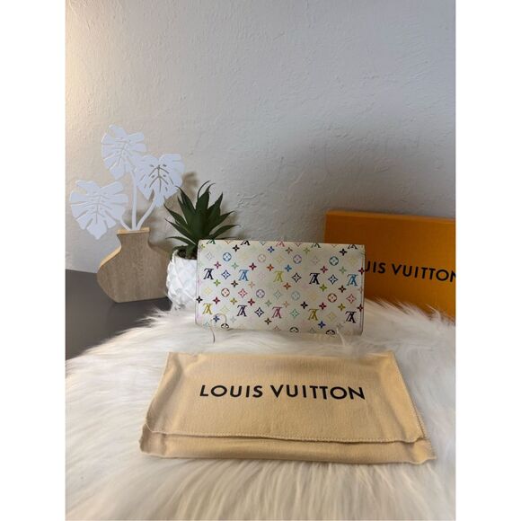 Authentic Louis Vuitton White Murakami Sarah Wallet with Box and Dust Bag - Picture 2 of 6